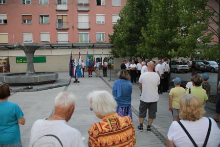 Spominska svečanost na Trgu talcev 